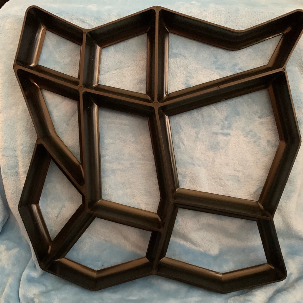 WALKING PATH MAKER MOLD              NWT & Directions